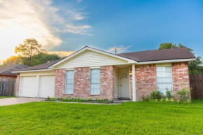 Entire Home with King Suite near NASA Kemah Beach